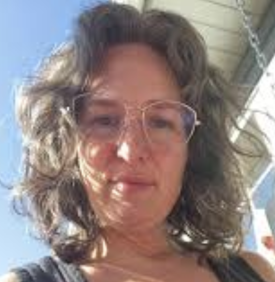 Lauren M., 31